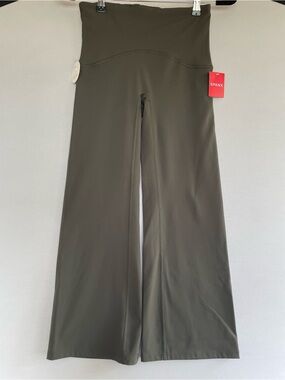 SPANX Booty Boost active ankle flare dark palm olive size SP New With Tags